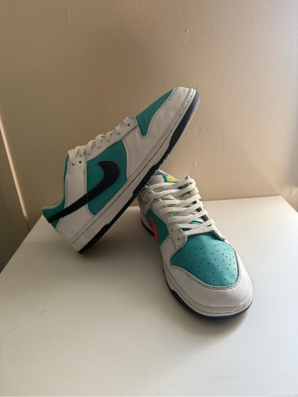 Nike Low-Top Teal, White and Black Sneakers size 10 Man